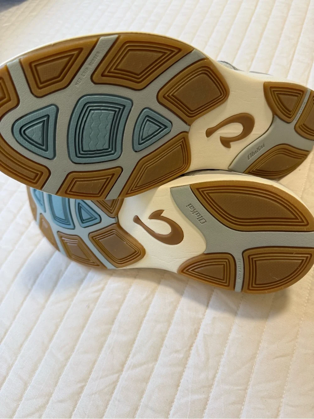 OluKai beautiful gray